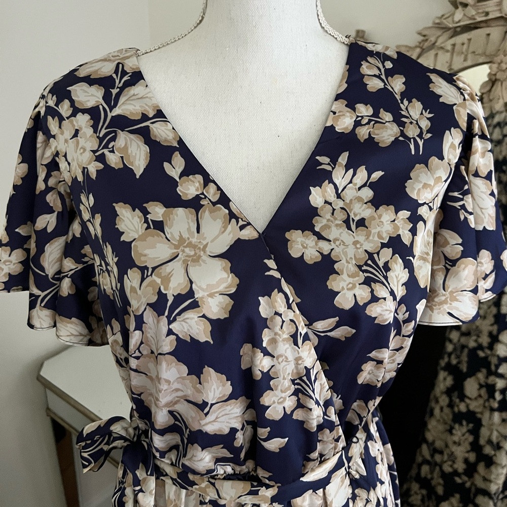 Women’s Nicole Miller Floral Satin Wrap Midi Dress - Picture 4 of 9